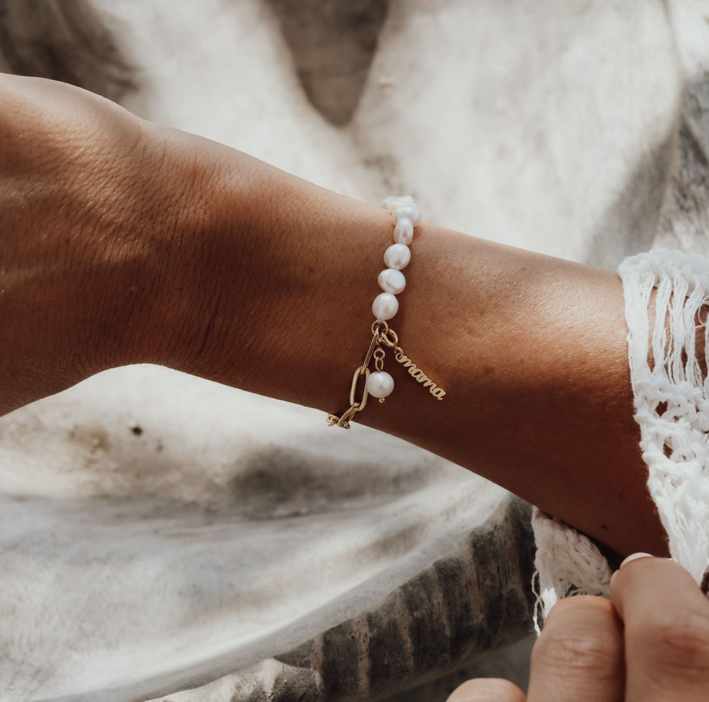 Pearls of mother MAMA Charms Armband Anhänger Echtperlen Mama x Ann-Kathrin Hellge 925 Silber 18k vergoldet