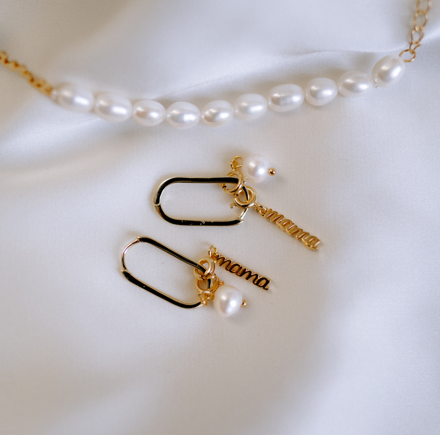 Pearls of mother MAMA Charms Ohrringe x Ann-Kathrin Hellge Geschenk vergoldet