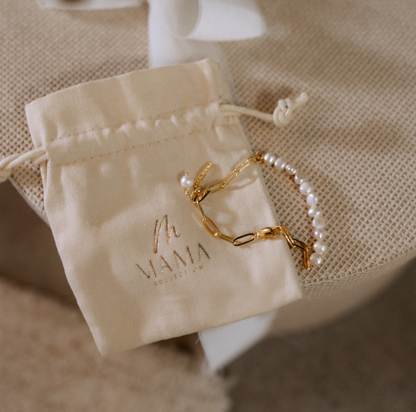 Pearls of mother MAMA Charms Armband x Ann-Kathrin Hellge