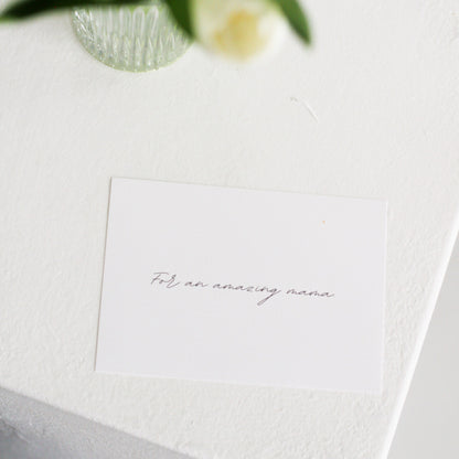 Mama geschenk - Schöne Grußkarte für Mama mit den Worten "For an amazing mama".